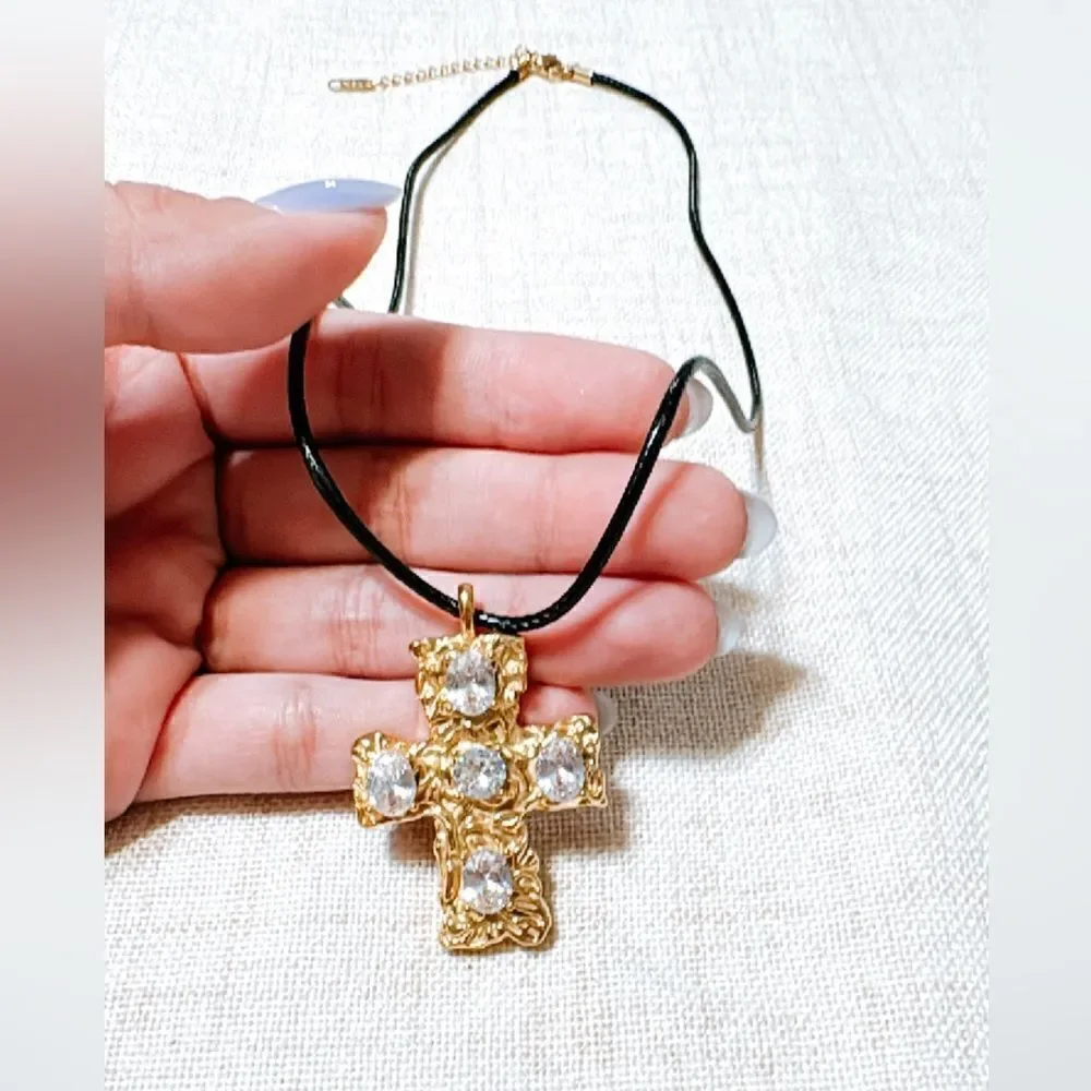 vintage cross necklace N469